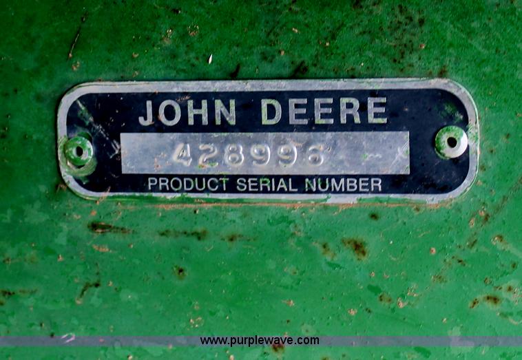image for item G5815 1985 John Deere 853A row crop head
