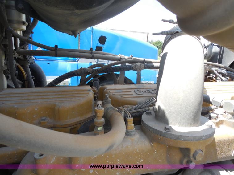 image for item G8969 2000 Peterbilt 377 semi truck