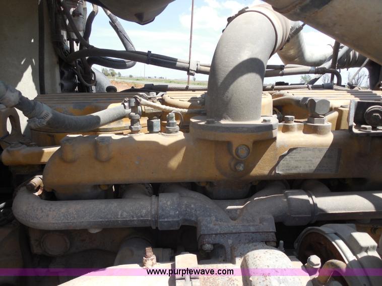 image for item G8970 1999 Peterbilt 377 semi truck