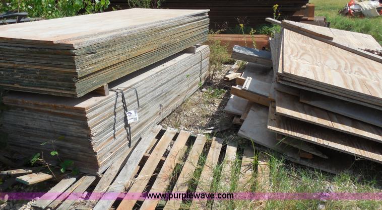 image for item I1427 Approximately 60 sheets of plywood