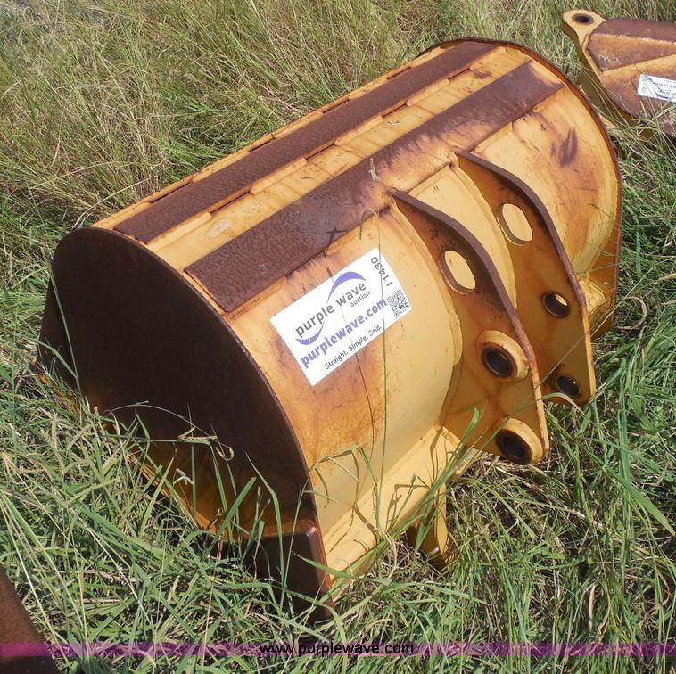 image for item I1430 33"W seven tooth bucket