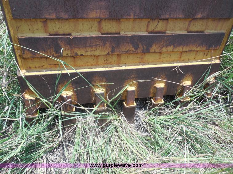 image for item I1430 33"W seven tooth bucket