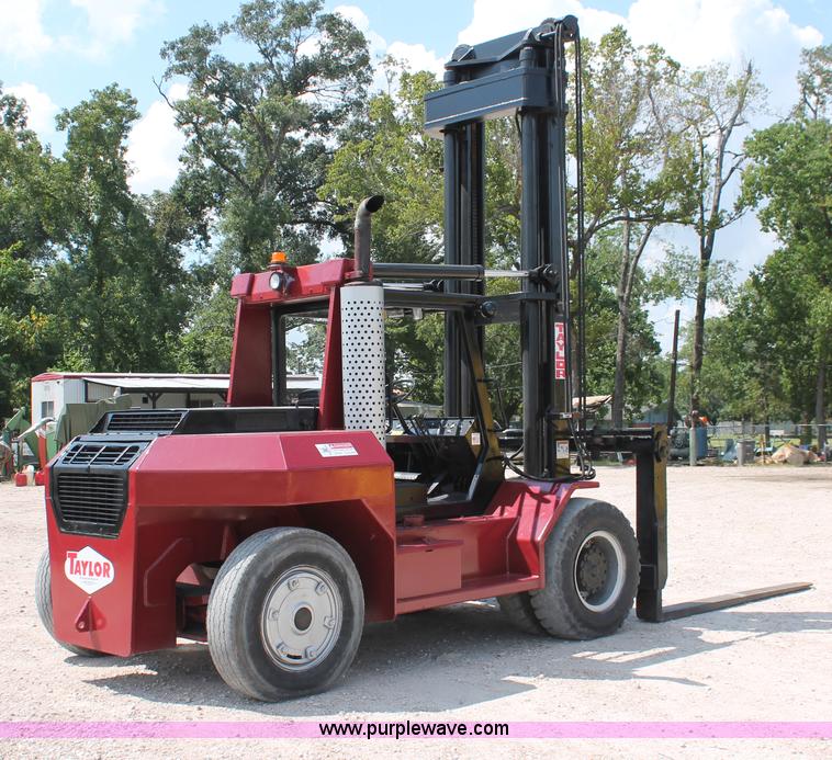 image for item I7752 1992 Taylor TE2505 Big Red lift truck
