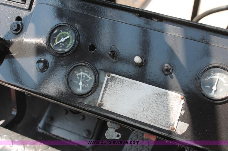 image for item I7752 1992 Taylor TE2505 Big Red lift truck