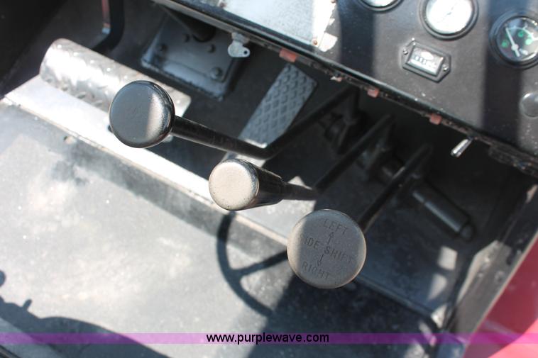 image for item I7752 1992 Taylor TE2505 Big Red lift truck