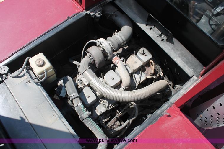 image for item I7752 1992 Taylor TE2505 Big Red lift truck