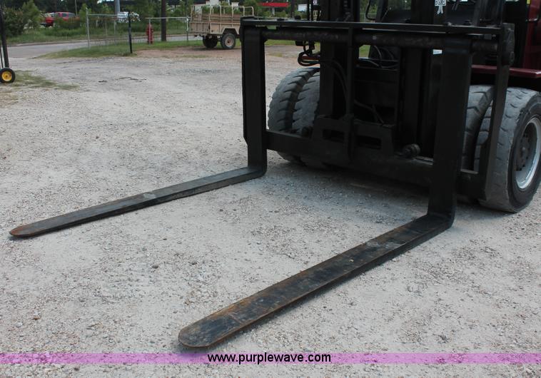 image for item I7752 1992 Taylor TE2505 Big Red lift truck