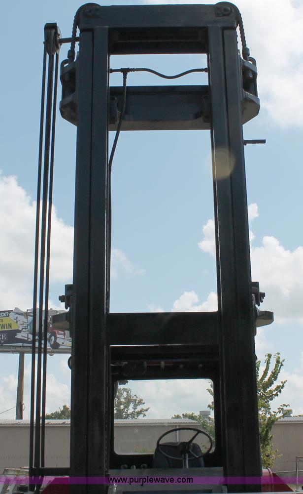 image for item I7752 1992 Taylor TE2505 Big Red lift truck