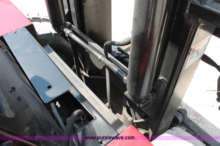 image for item I7752 1992 Taylor TE2505 Big Red lift truck