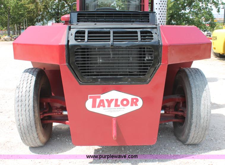 image for item I7752 1992 Taylor TE2505 Big Red lift truck
