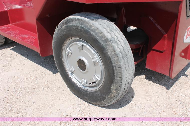 image for item I7752 1992 Taylor TE2505 Big Red lift truck