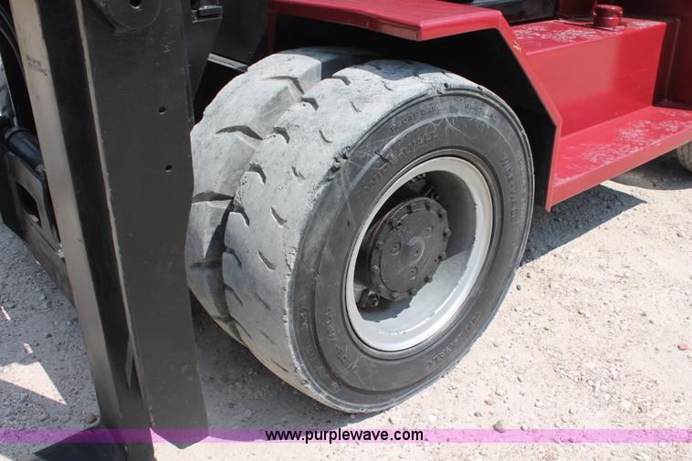 image for item I7752 1992 Taylor TE2505 Big Red lift truck