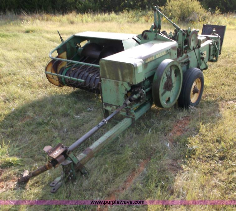 image for item M9259 John Deere 224WS square baler