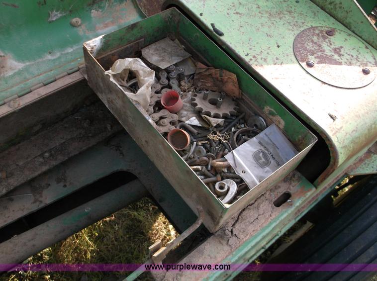 image for item M9259 John Deere 224WS square baler