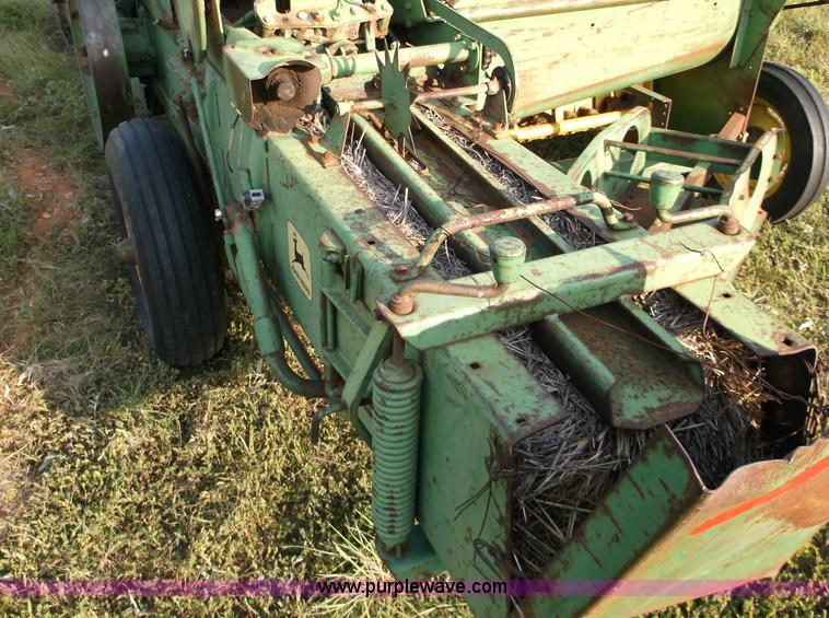 image for item M9259 John Deere 224WS square baler