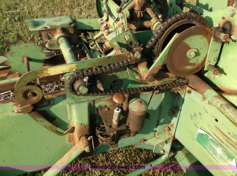 image for item M9259 John Deere 224WS square baler