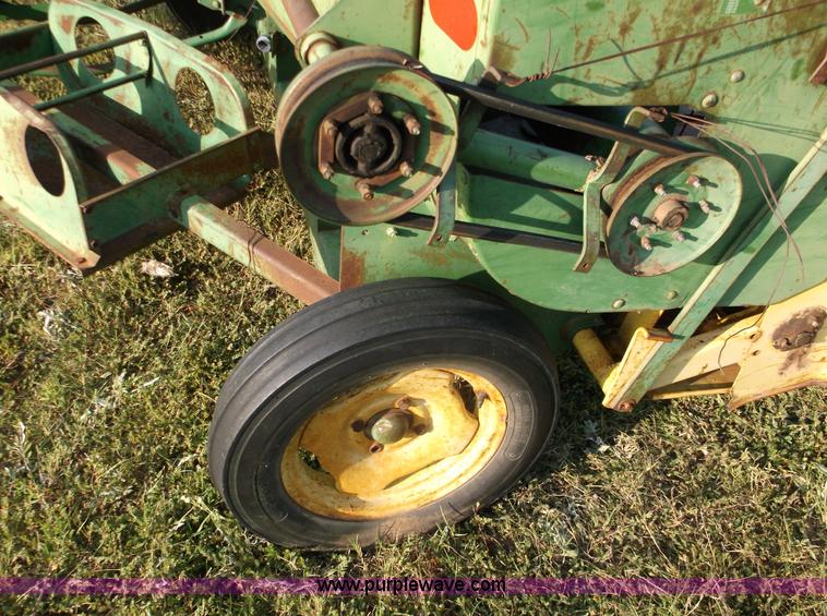 image for item M9259 John Deere 224WS square baler