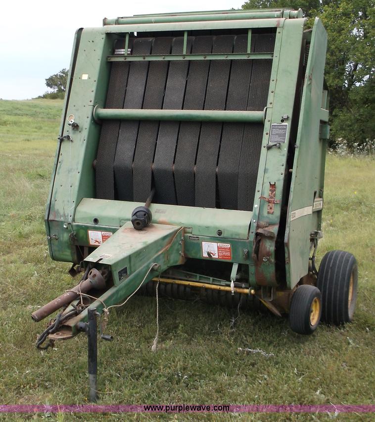 image for item M9263 John Deere 530 round baler