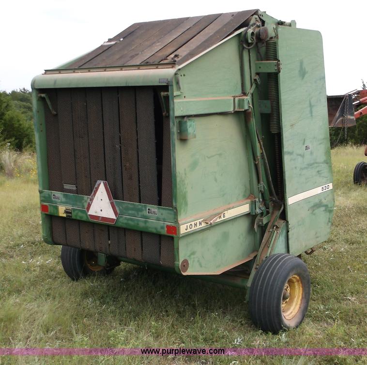 image for item M9263 John Deere 530 round baler