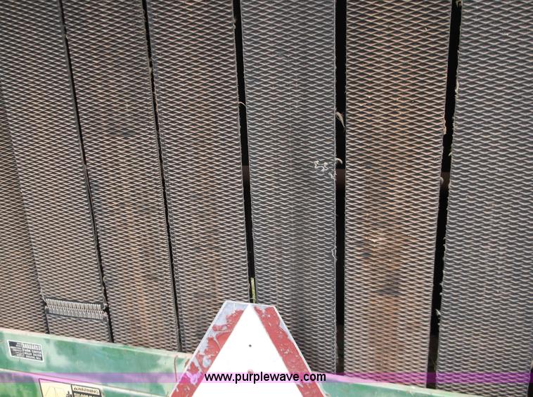 image for item M9263 John Deere 530 round baler