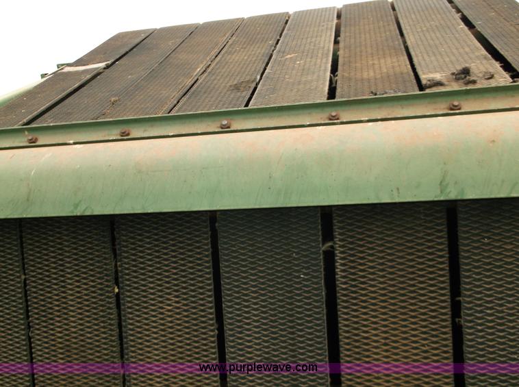 image for item M9263 John Deere 530 round baler