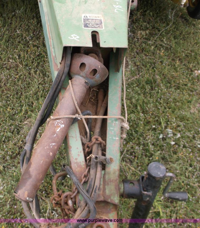 image for item M9263 John Deere 530 round baler