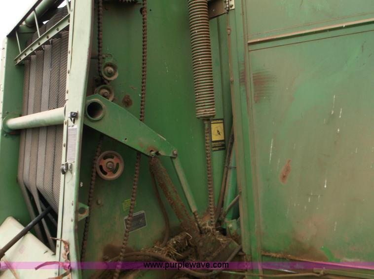 image for item M9263 John Deere 530 round baler