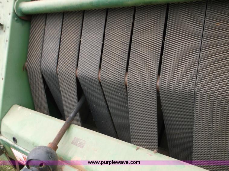 image for item M9263 John Deere 530 round baler