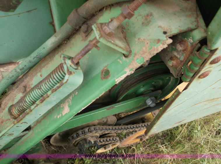 image for item M9263 John Deere 530 round baler