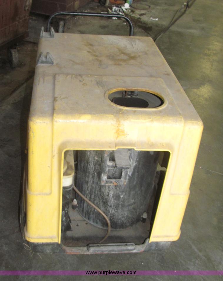 image for item AE9454 1993 Karcher 955 portable hot water pressure washer