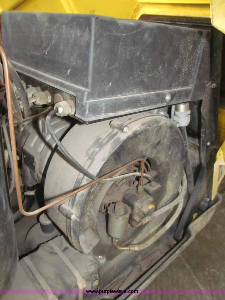 image for item AE9454 1993 Karcher 955 portable hot water pressure washer