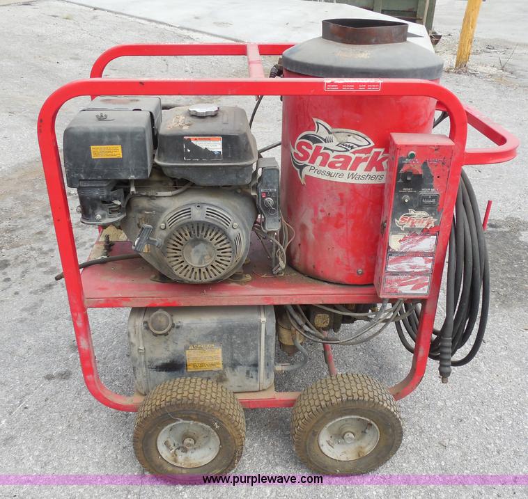 image for item AU9452 Shark steam pressure washer