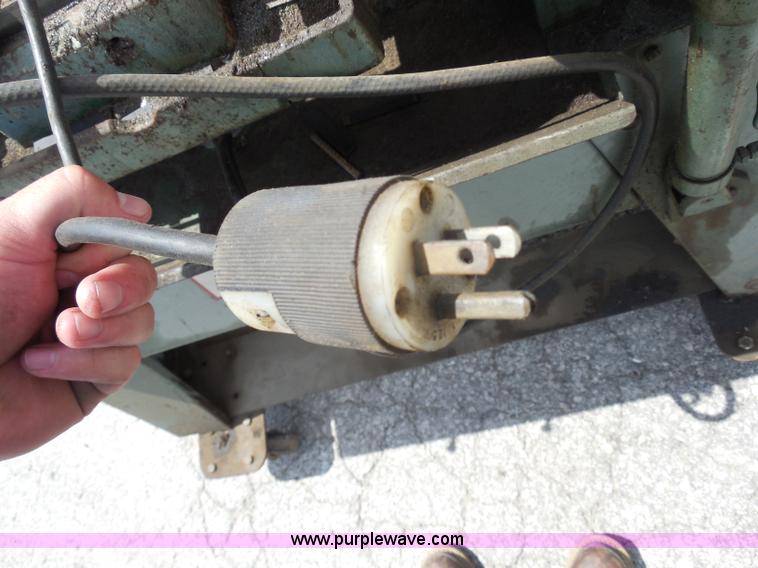 image for item AU9455 Dayton 52518 band saw