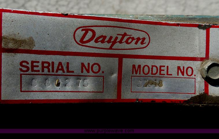 image for item AU9455 Dayton 52518 band saw