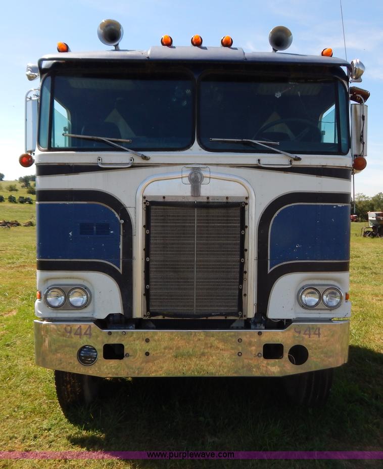 image for item B5810 1973 Kenworth semi truck
