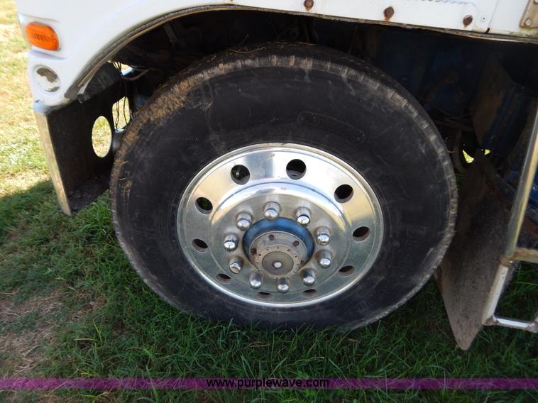 image for item B5810 1973 Kenworth semi truck