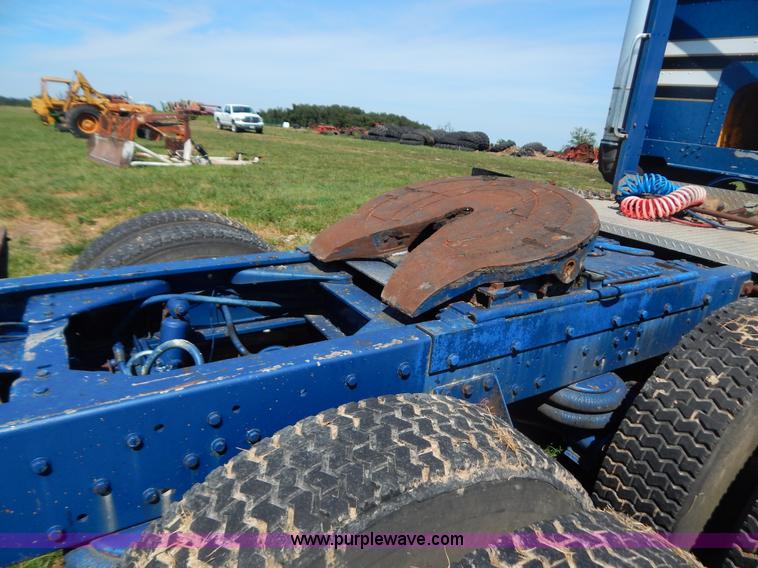 image for item B5810 1973 Kenworth semi truck