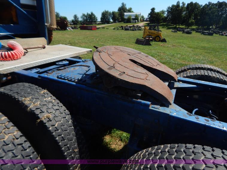 image for item B5810 1973 Kenworth semi truck