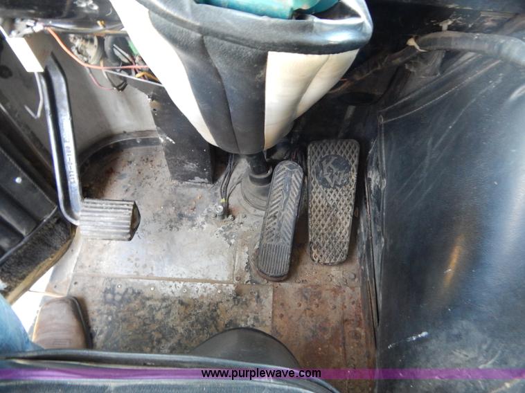 image for item B5810 1973 Kenworth semi truck