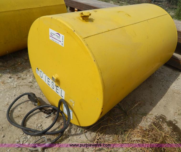 image for item B5834 Approximately 550 gallon fuel tank