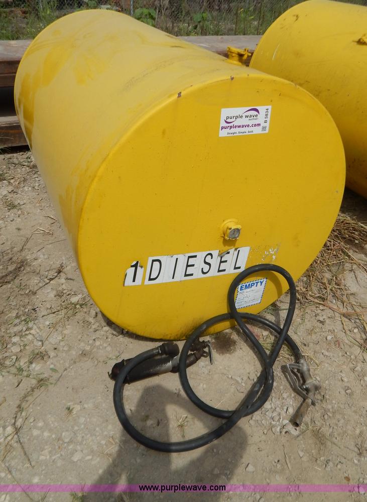 image for item B5834 Approximately 550 gallon fuel tank
