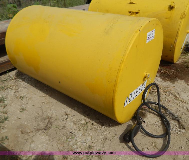image for item B5834 Approximately 550 gallon fuel tank