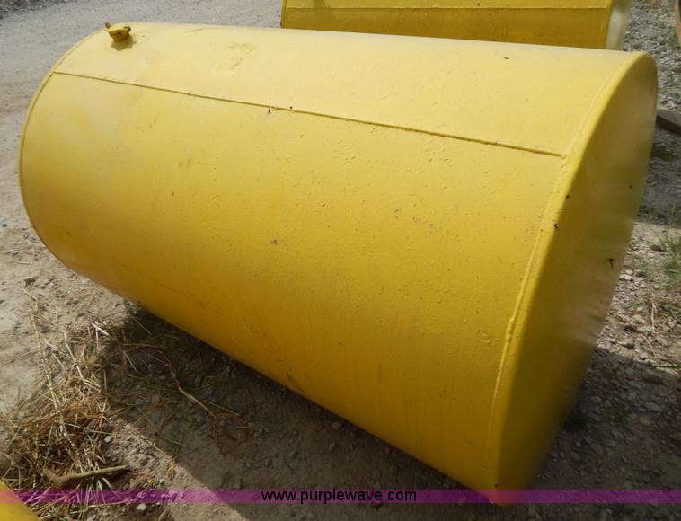 image for item B5834 Approximately 550 gallon fuel tank