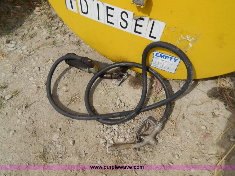 image for item B5834 Approximately 550 gallon fuel tank