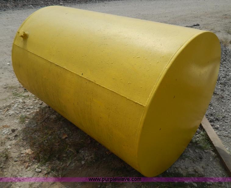image for item B5835 Approximately 550 gallon fuel tank