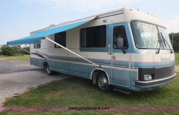 image for item D5945 1993 Rockwood Embassy Series A6322 recreational vehicle
