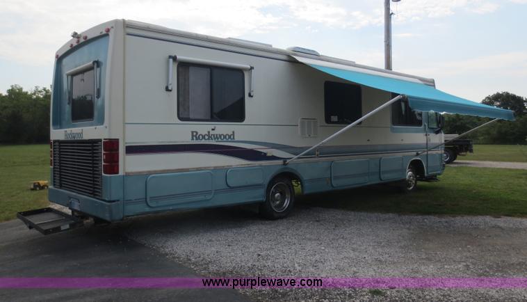 image for item D5945 1993 Rockwood Embassy Series A6322 recreational vehicle