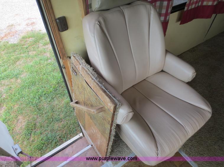 image for item D5945 1993 Rockwood Embassy Series A6322 recreational vehicle