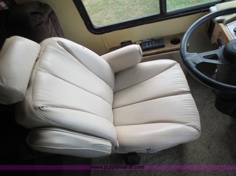 image for item D5945 1993 Rockwood Embassy Series A6322 recreational vehicle