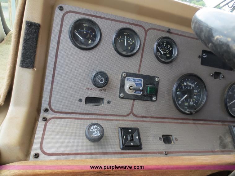 image for item D5945 1993 Rockwood Embassy Series A6322 recreational vehicle